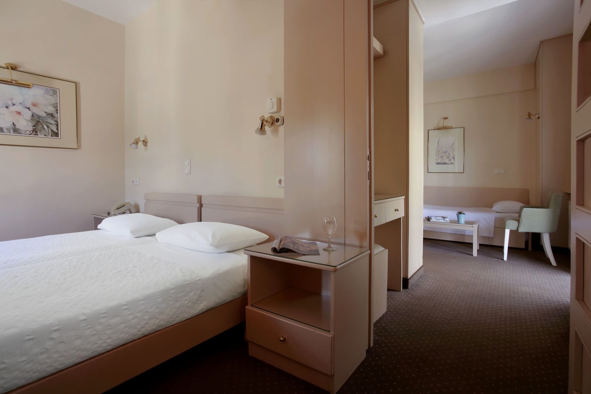 غرفة ثلاثية بسرير مزدوج مع أريكة، Hotel Abc 4/5