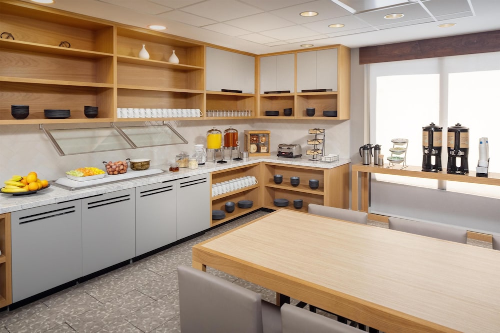 Hyatt Place Dublin/Pleasanton 58/77