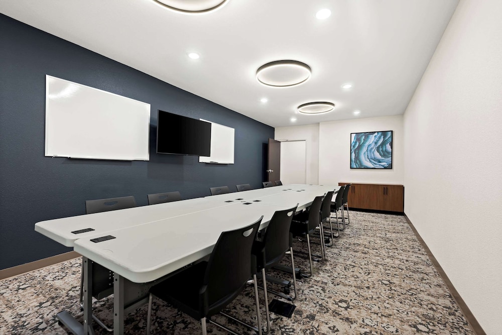 Everhome Suites Huntsville - Research Park 45/60