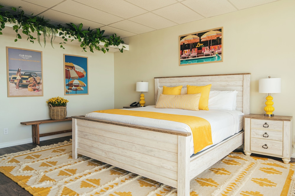 Sweet, King Bed, Corner