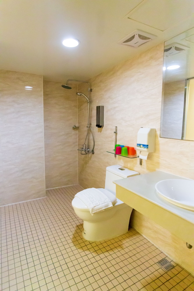 Wangfu Hotel 34/37