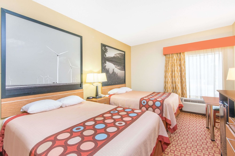Super 8 by Wyndham Wichita South 5/15