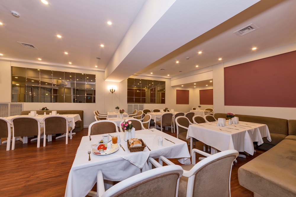 Febor Park Hotel 54/60