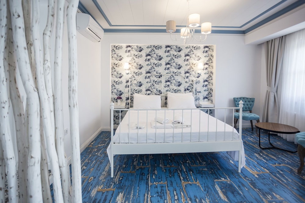 Sardunya Hotel 12/49