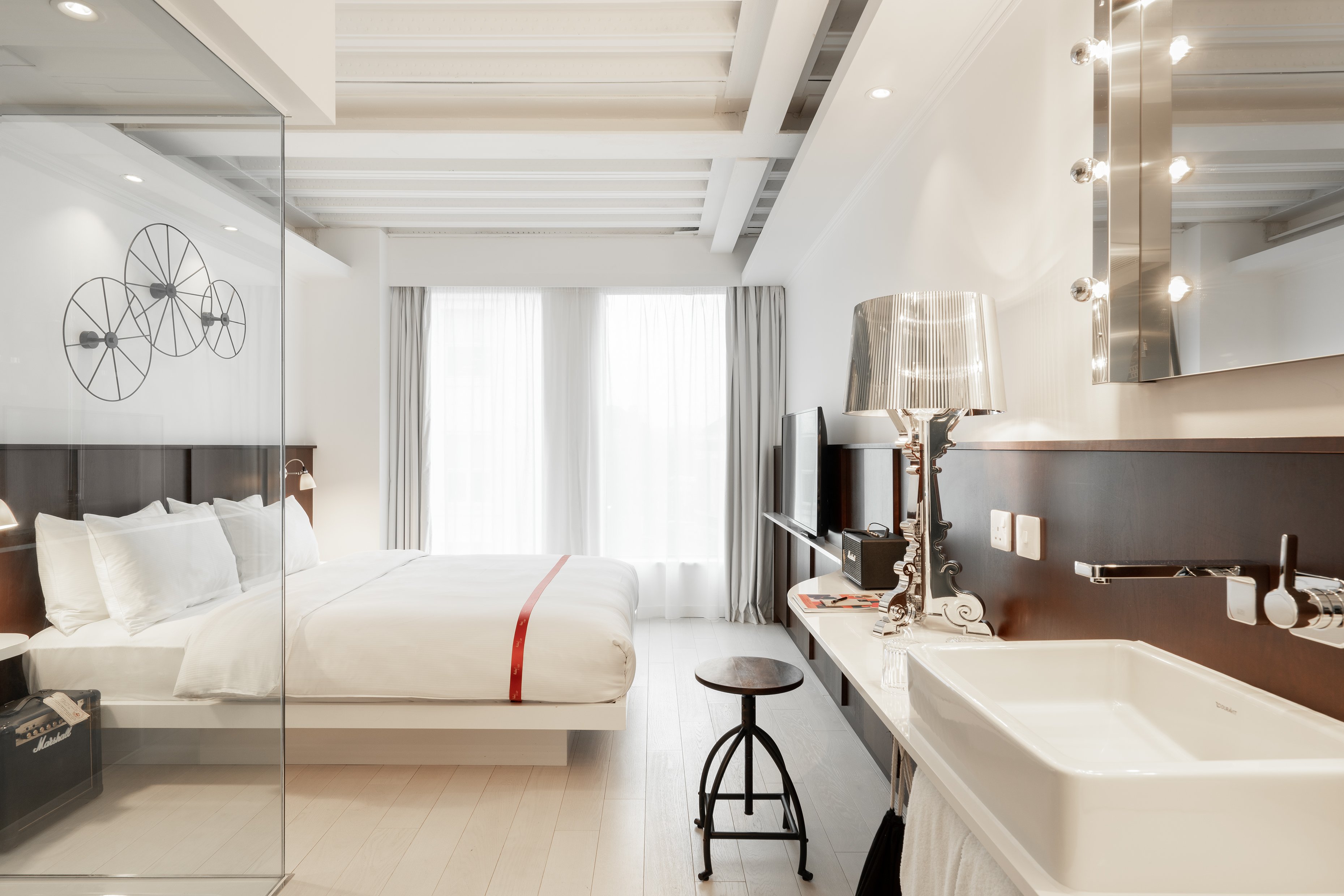 Lovely، Ruby Lucy Hotel London 2/3