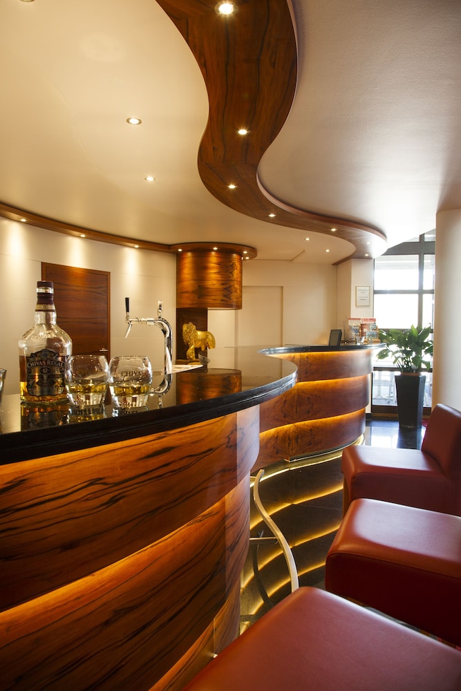 INVITE Hotel Lowen 2/25