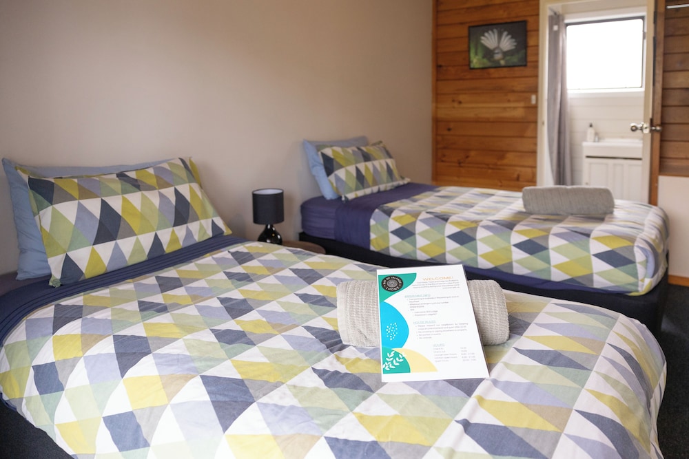 Bay of Islands Lodge 39/45