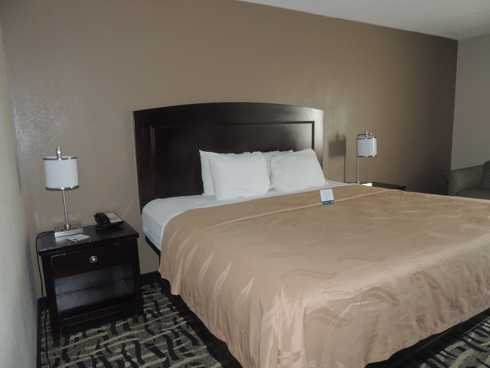 Quality Inn Rochester West 13/32