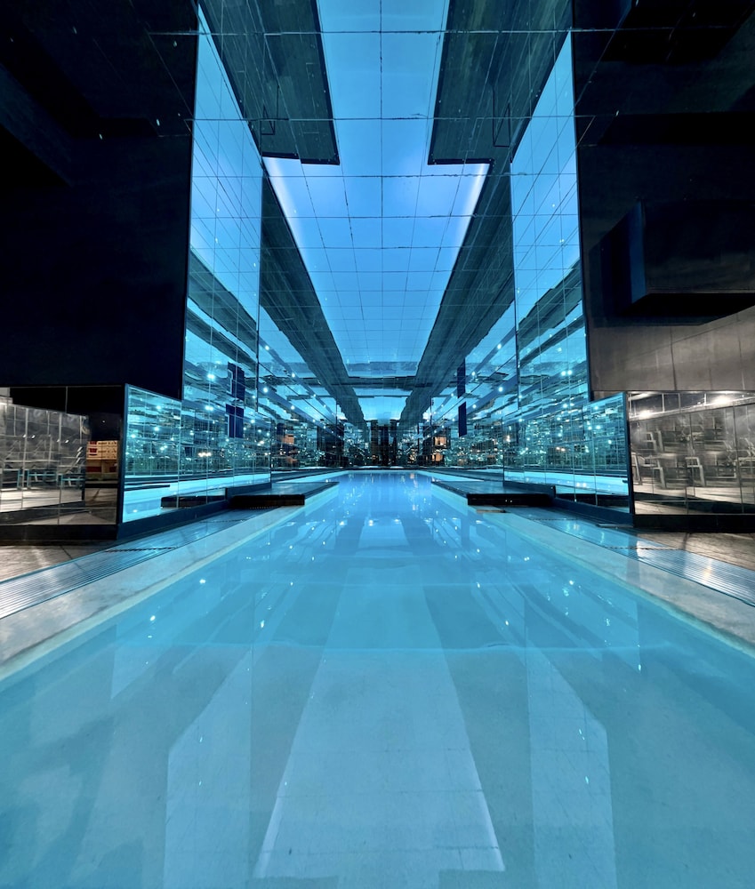 swimming pool spa
