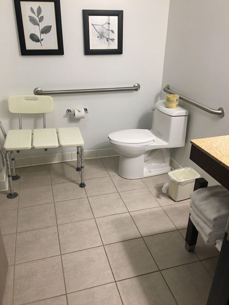 Country Inn & Suites By Radisson Grand Rapids East Mi 30/46