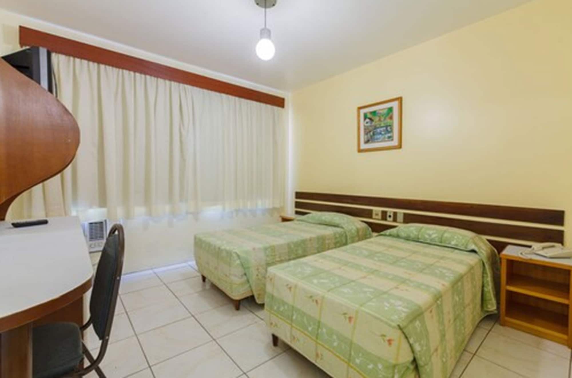 DELUXE, TWIN BEDS