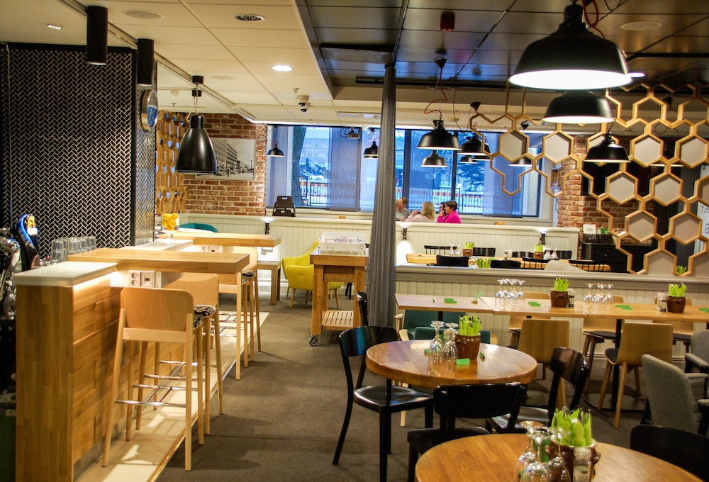 restaurant cafeteria