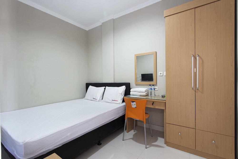 Reddoorz At Mangga Besar 2 5/27
