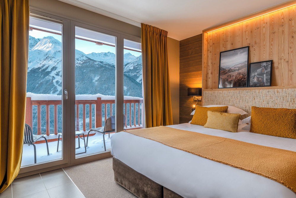2 Bedrooms, Family, 2 Queen Beds, Mountain View, Balcony