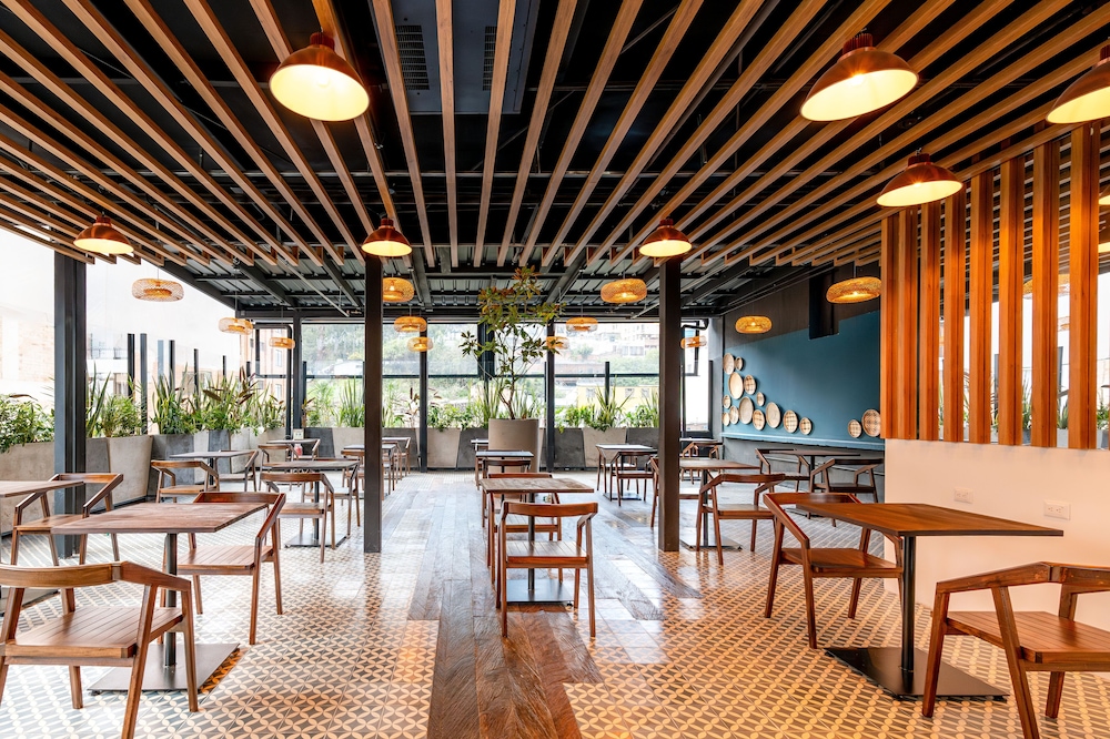 Liv Hotel Zona G 49/58
