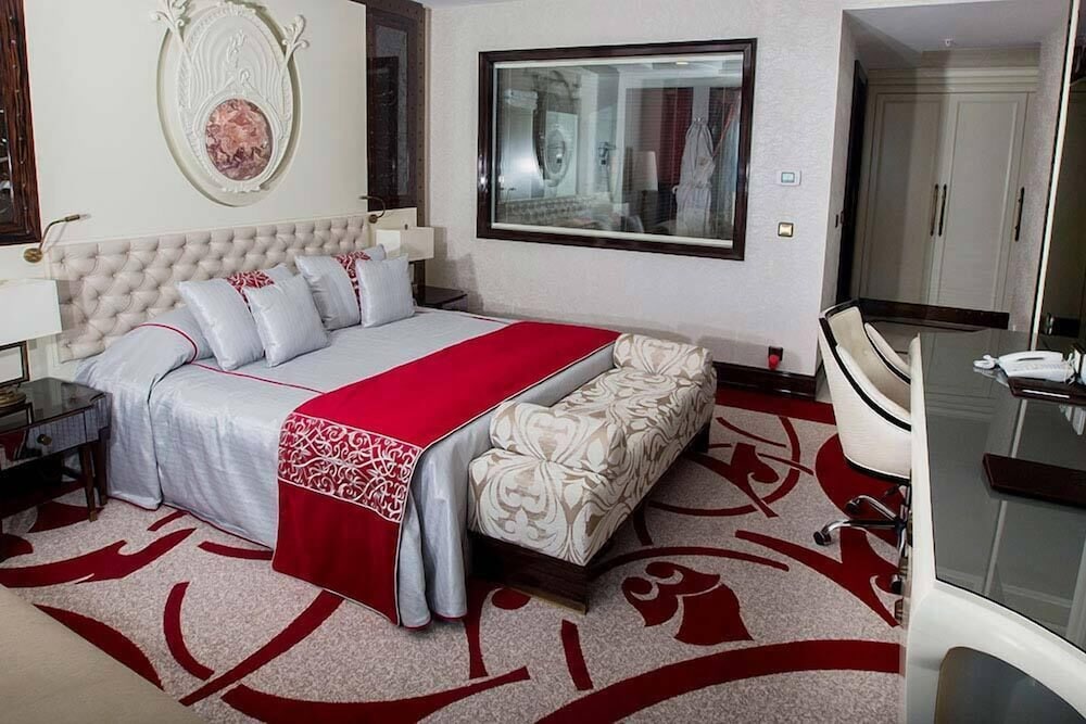 Merit Royal Premium Hotel Casino & Spa 12/36