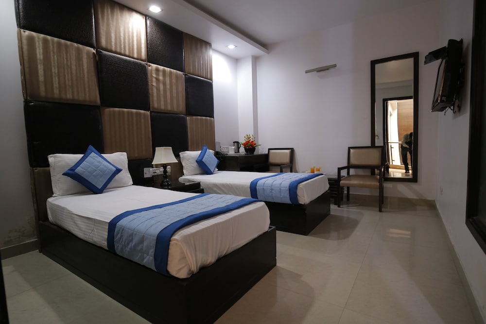 HOTEL DELHI PRIDE 12/42
