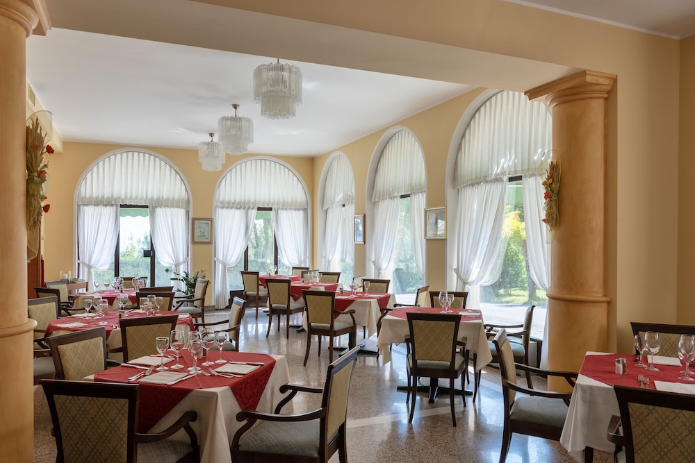 HOTEL DU PARC 38/62