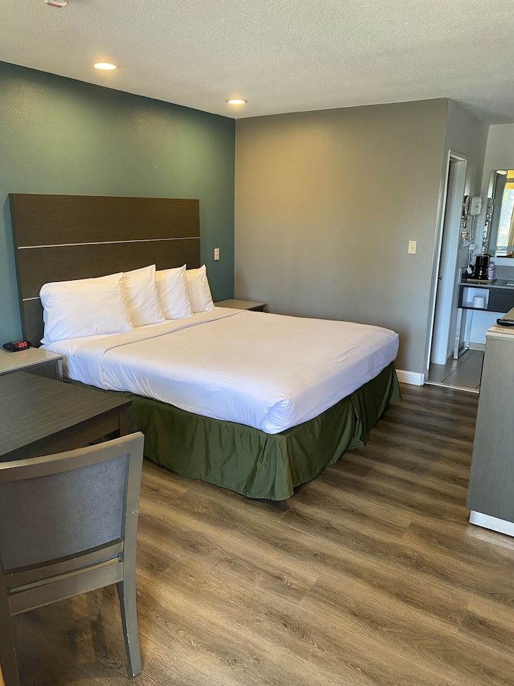Hotel Palmeras Chula Vista (ex Vagabond Inn Chula Vista) 14/35