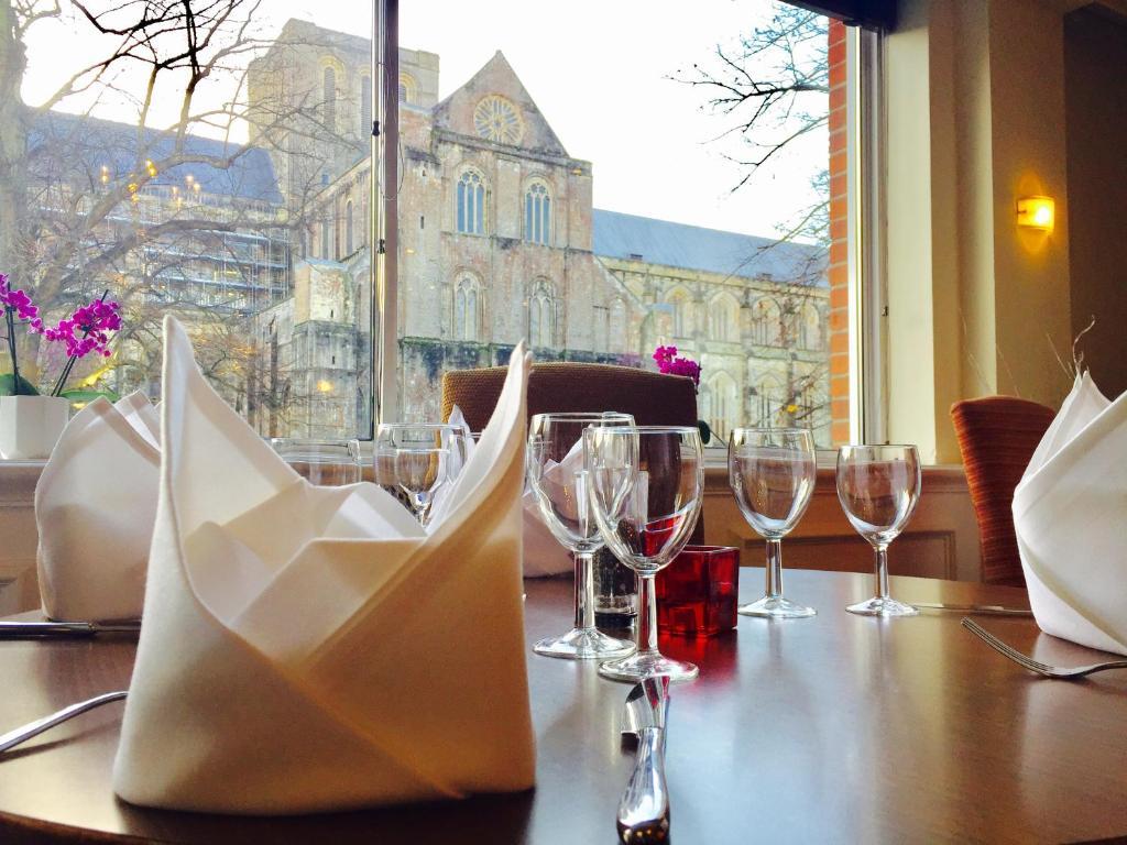 Winchester Cathedral View Retreat By Dancenter 29/33