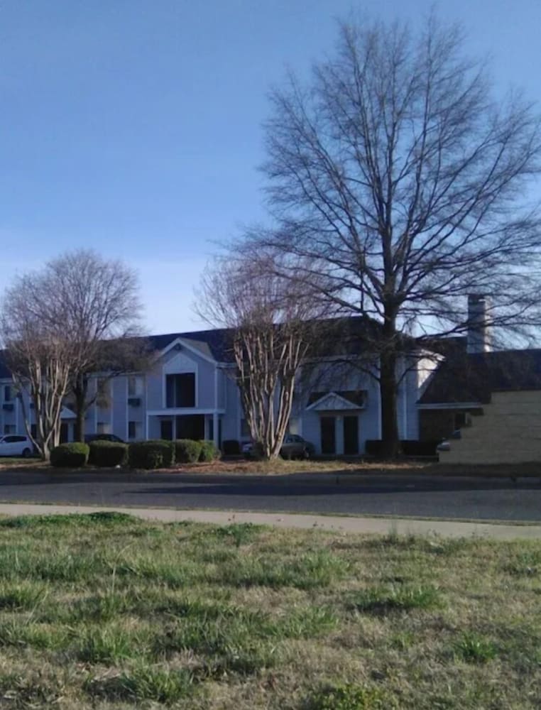 Stay Lodge Charlotte 6/7