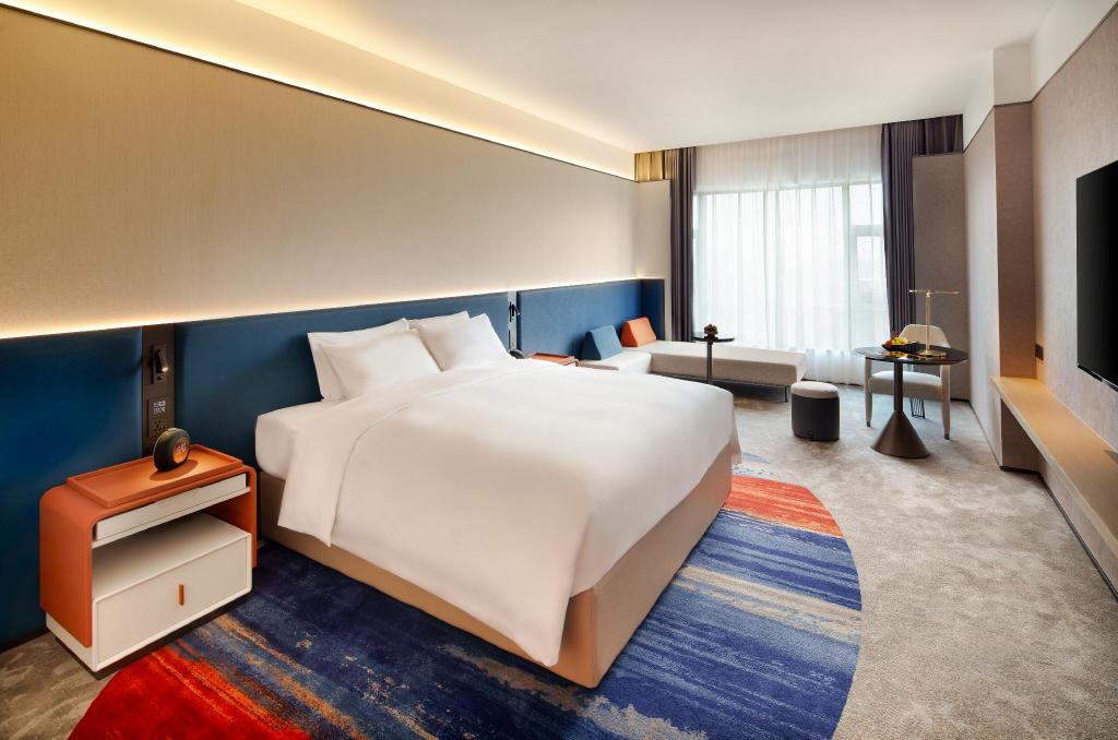 SUPERIOR, DOUBLE BED, HIGH FLOOR