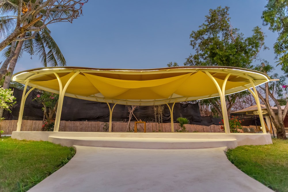 Pearl Sunset Resort 7/65