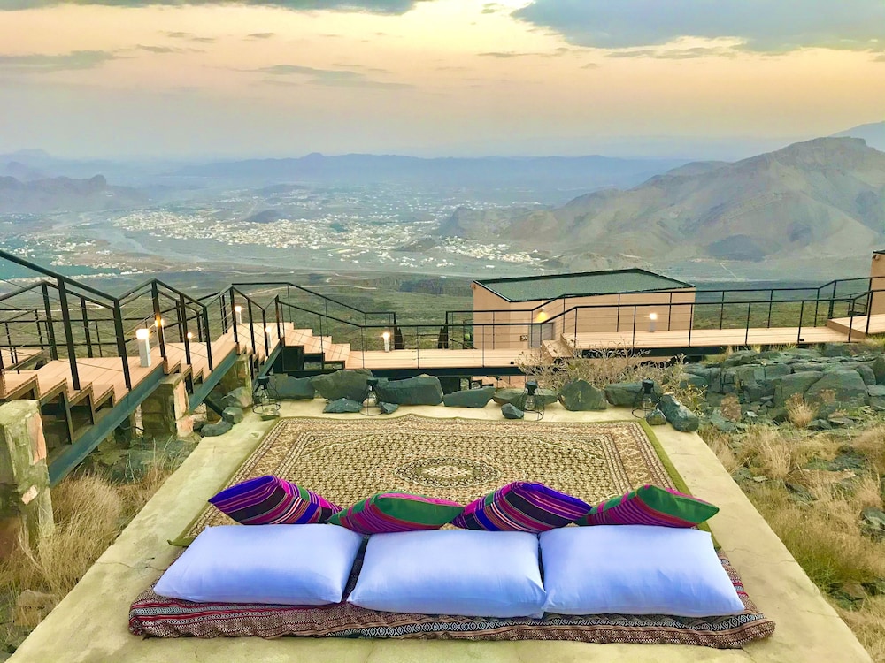 The View Oman 53/54