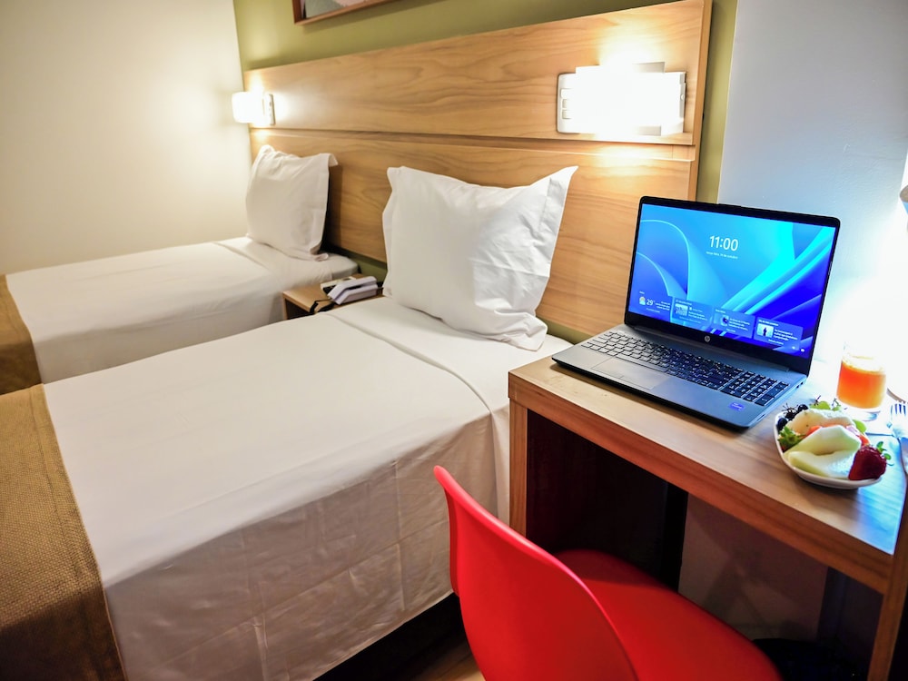 Bristol Marambaia Hotel 30/40