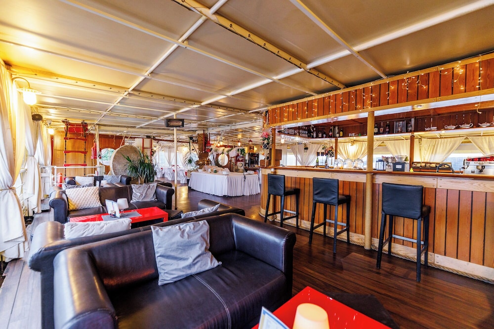 Botel Marina 47/70