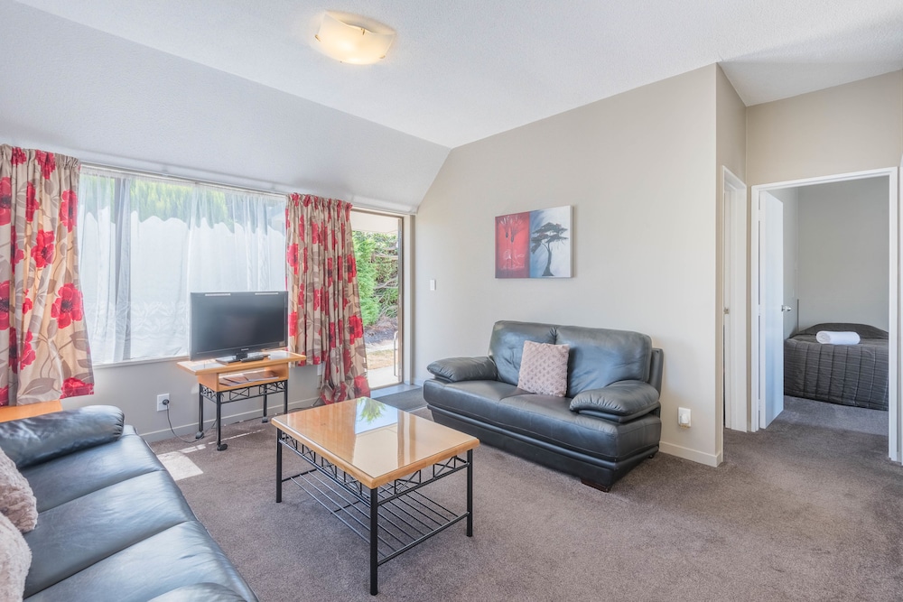 Manuka Crescent Motel 32/63