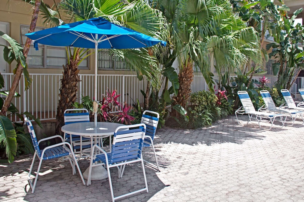 Knights Inn Hallandale 21/25