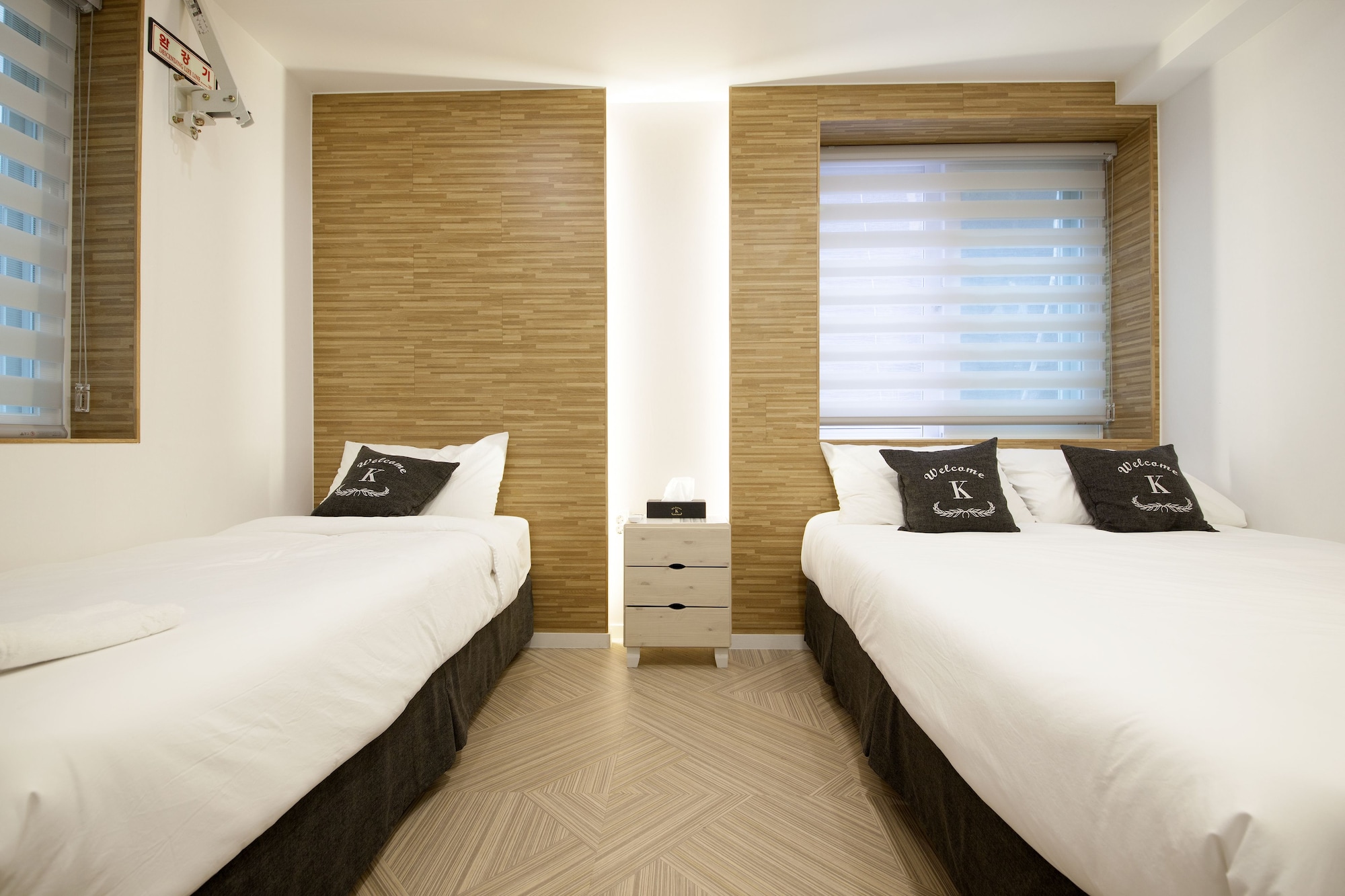 ROOM, TRIPLE