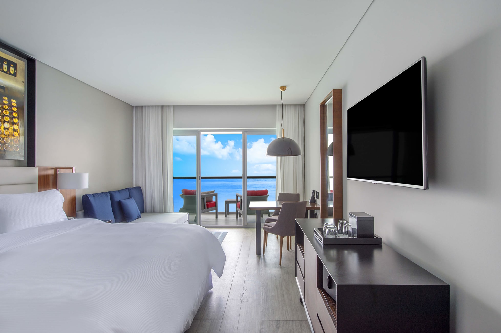 STANDARD, KING BED, OCEAN FRONT