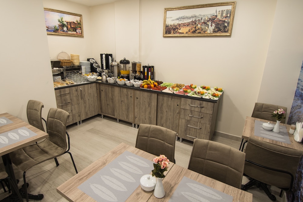 Primero Hotel 58/65