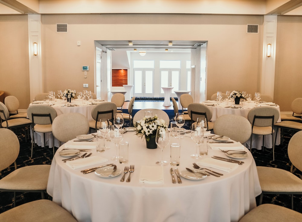 Ripplecove Hotel & Spa 57/71