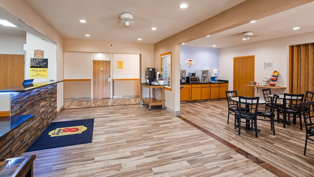Super 8 By Wyndham Neillsville Wi 15/22