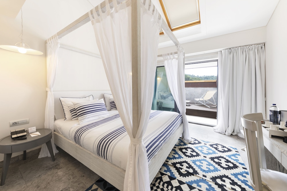 ROOM, ATTIC