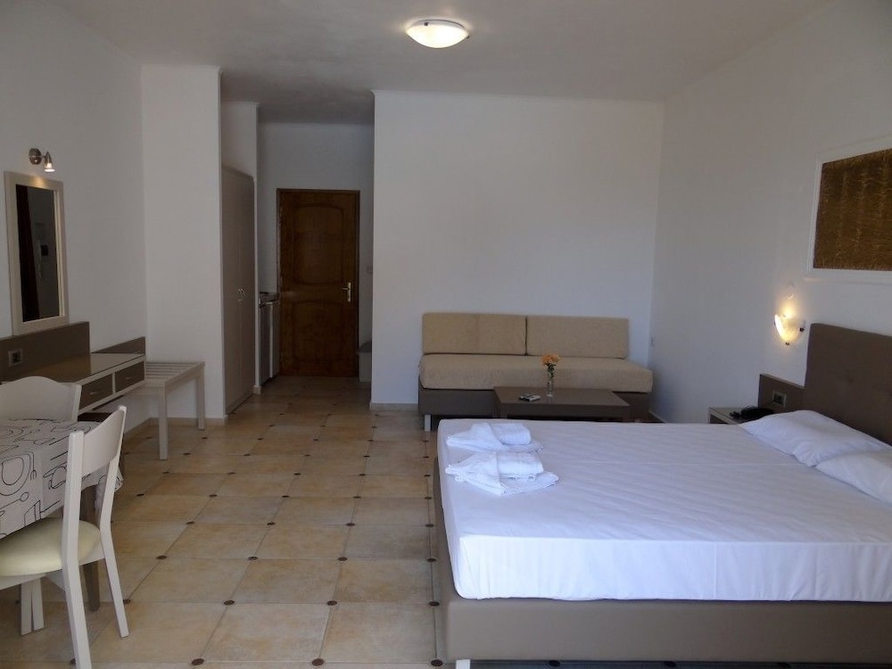 Perla Beach 9/60