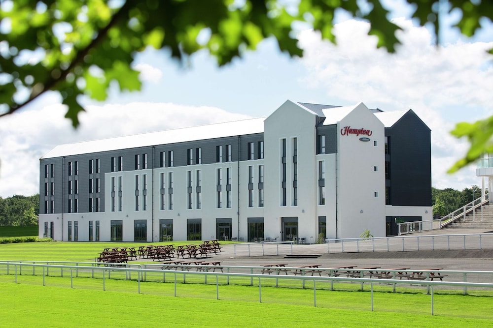Hampton by Hilton Hamilton Park 3/49