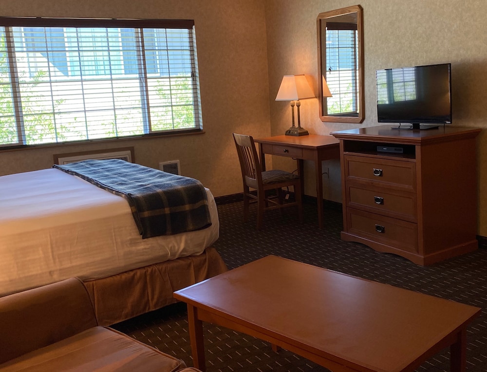 Cousins Country Inn 25/26