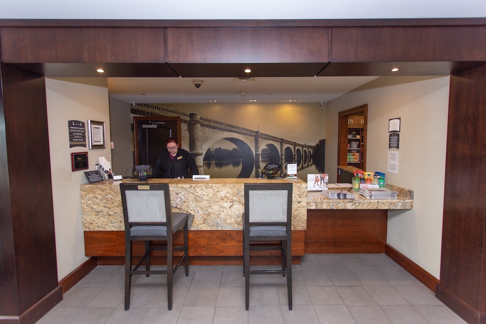 STAYBRIDGE SUITES BOWLING GREEN 45/68