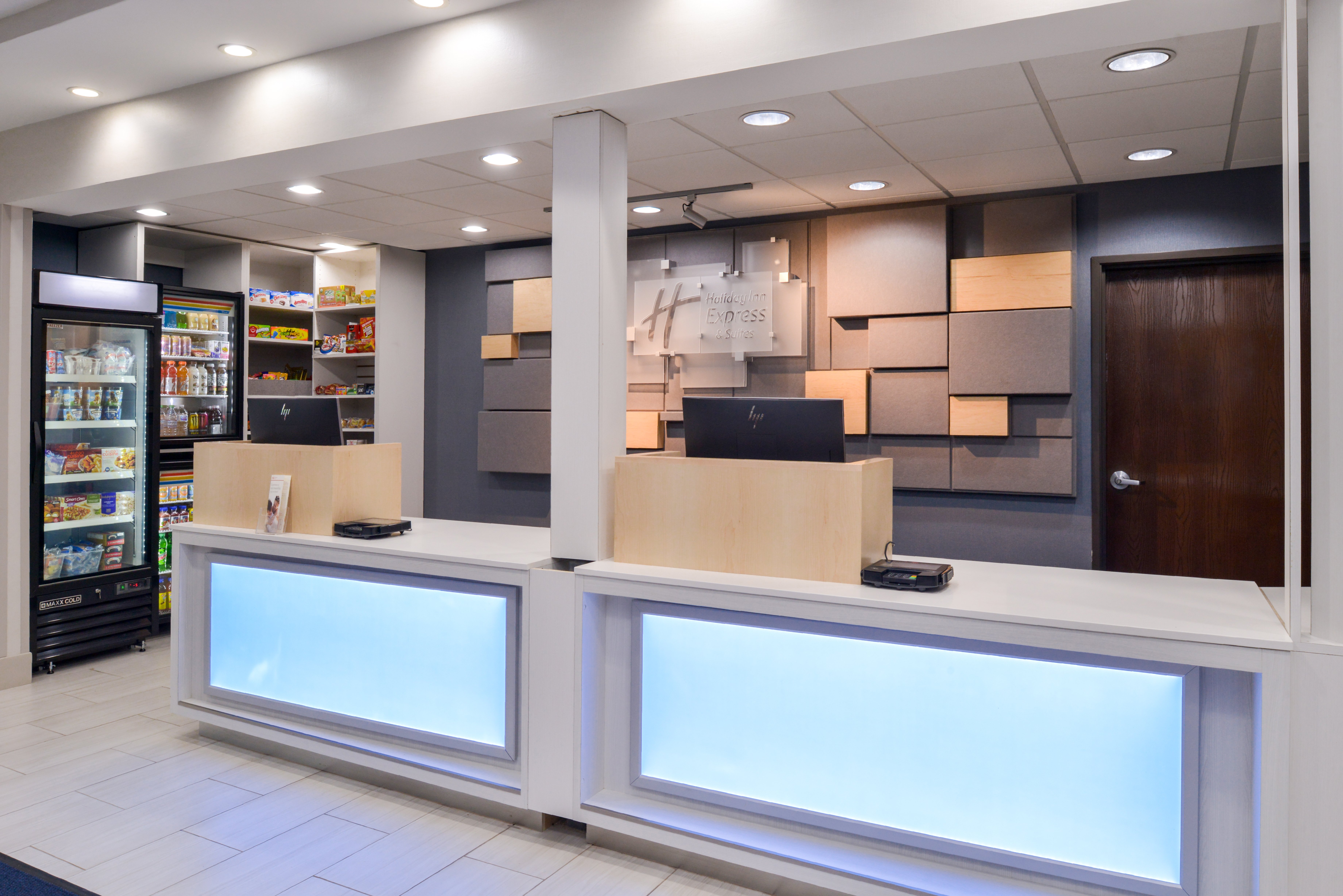 Holiday Inn Express Wixom 2/29