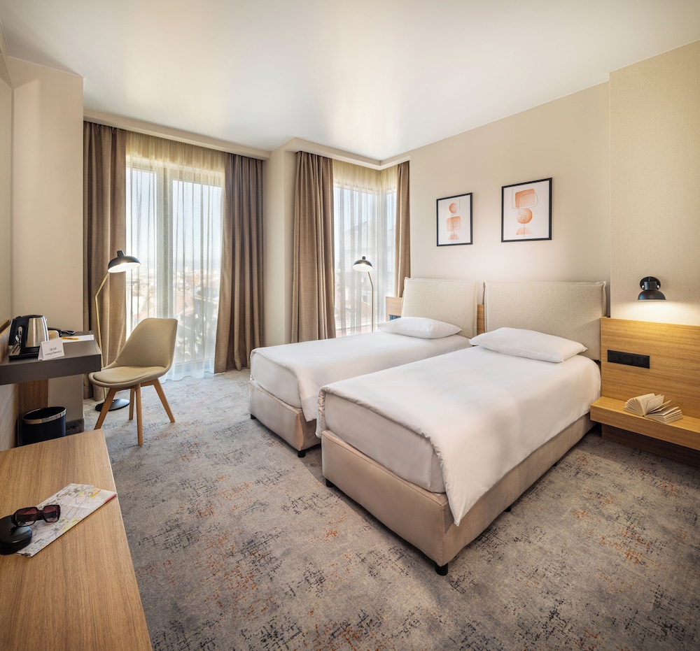B1 Downtown Hotel 32/54