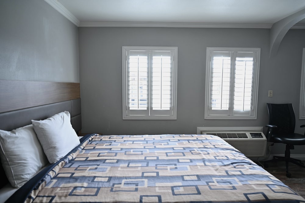 STANDARD, KING BED
