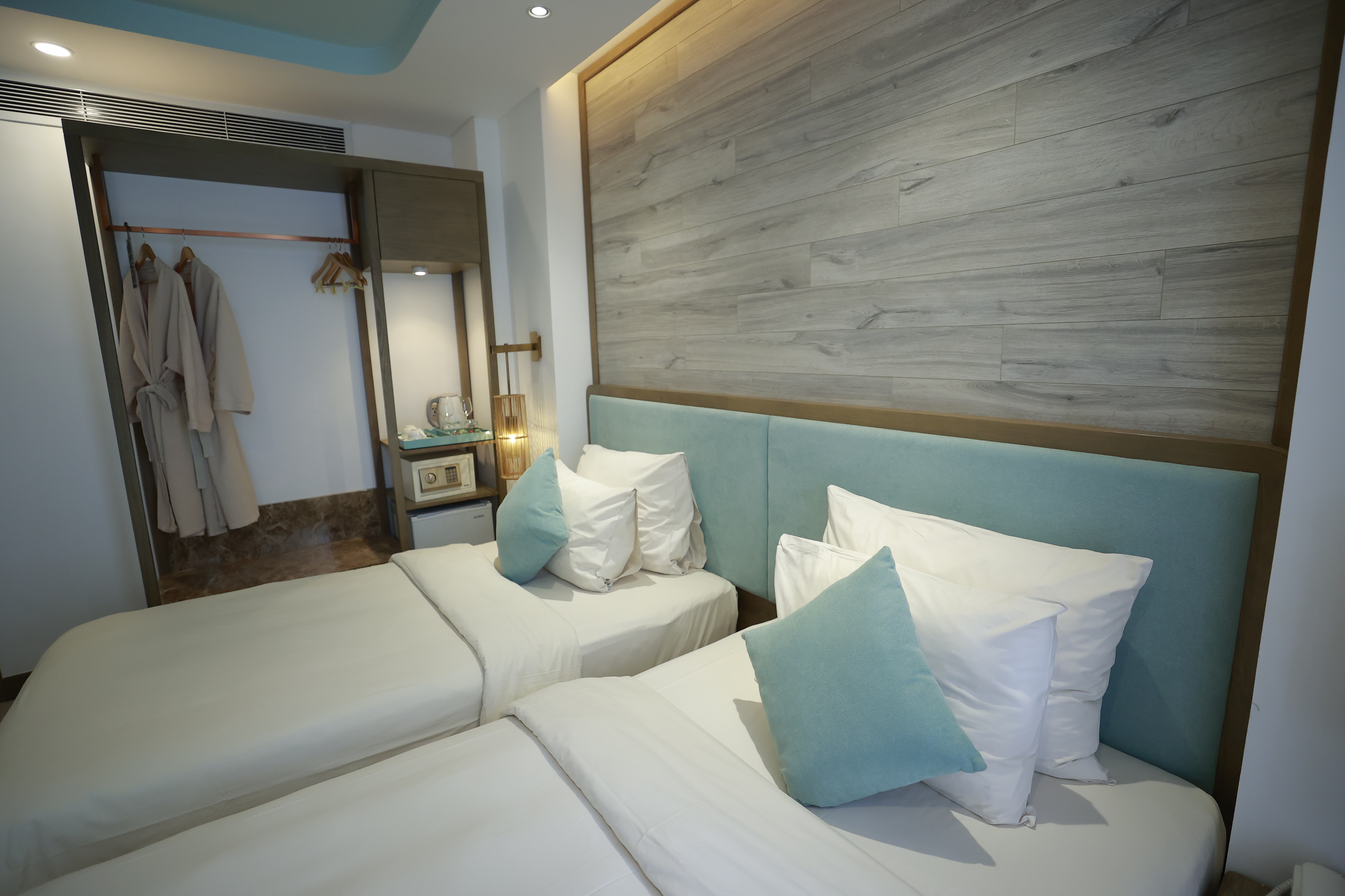 Inner, Deluxe, Twin Beds