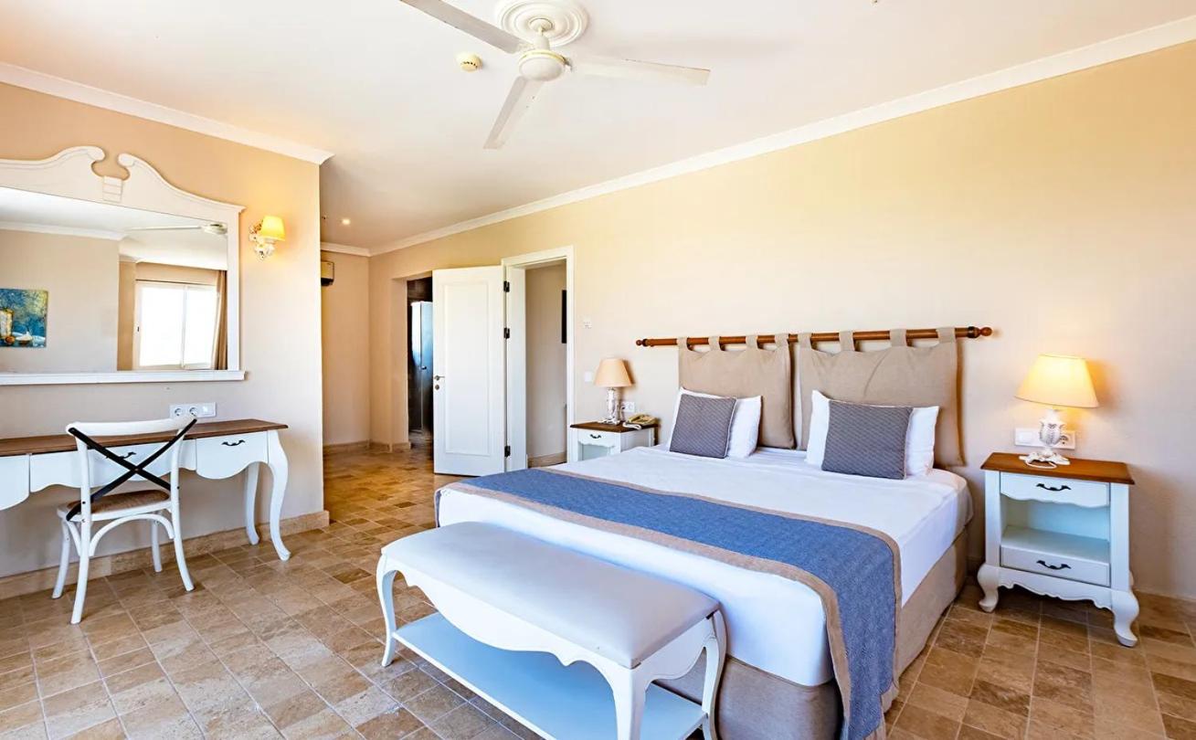 Family, Lateral Side Sea View, Andriake Beach Club Hotel 2/4