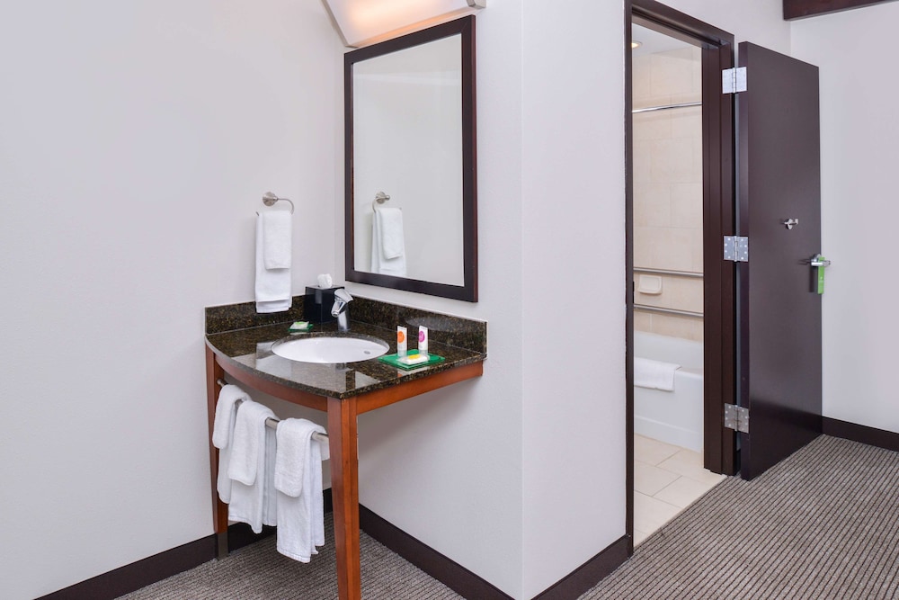 Hyatt Place Chesapeake/Greenbrier 20/63