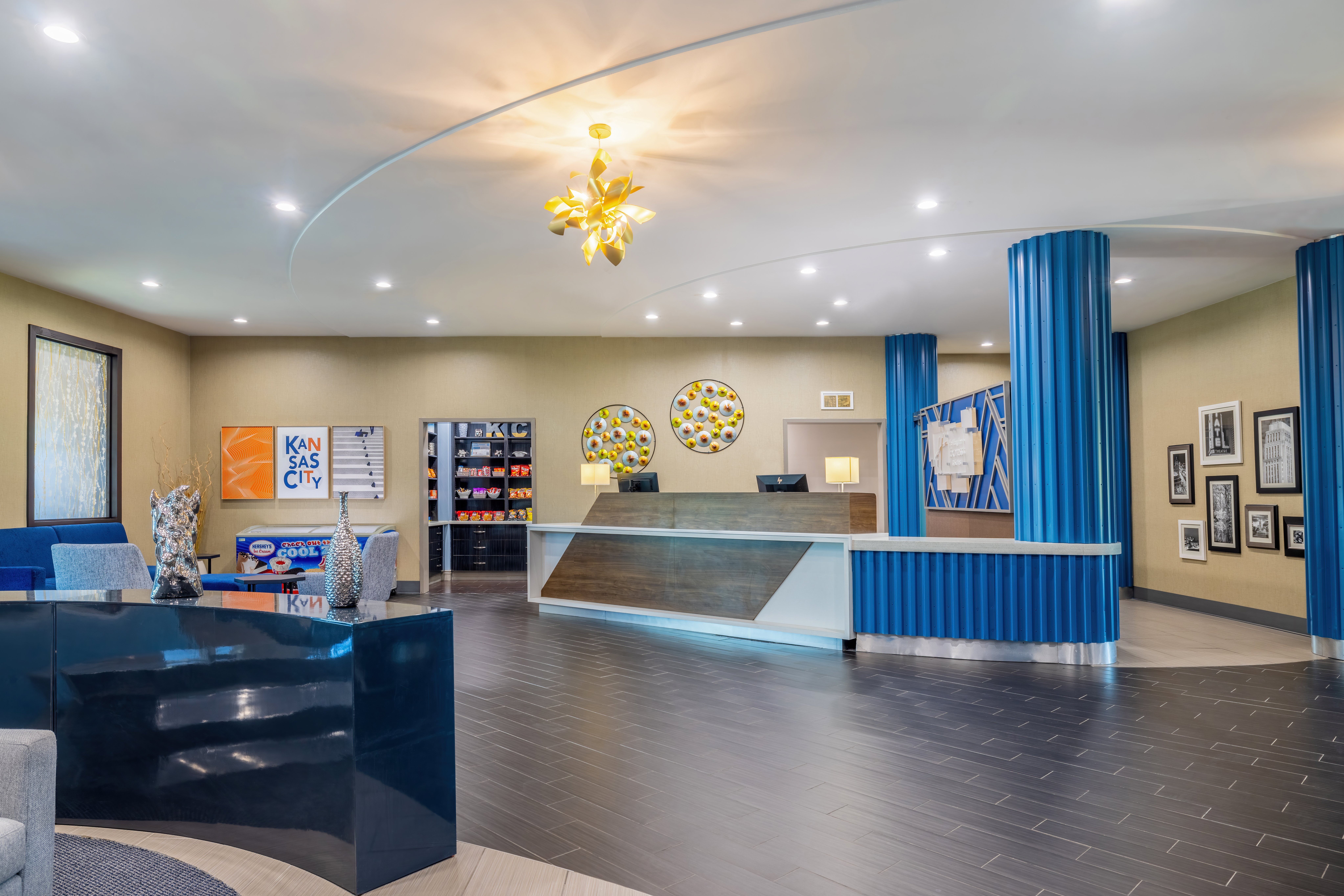 Holiday Inn Express Hotel Suites Kansas City Airport 10/72