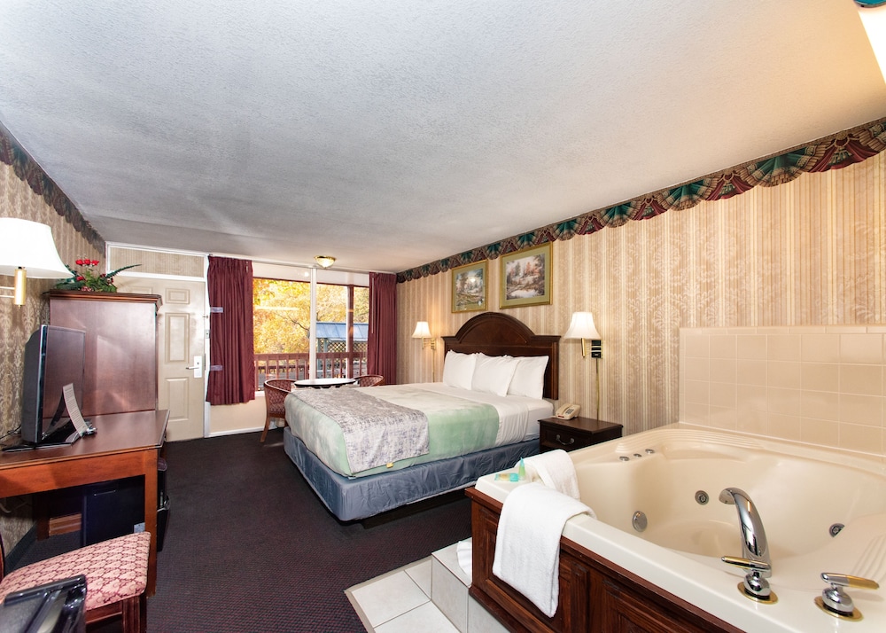 Ozarka Lodge Eureka Springs 18/28